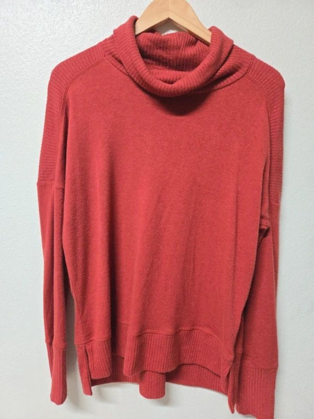 Simply Vera Vera Wang Heather Rust Red Cowl Neck Pullover Sweater - Size M